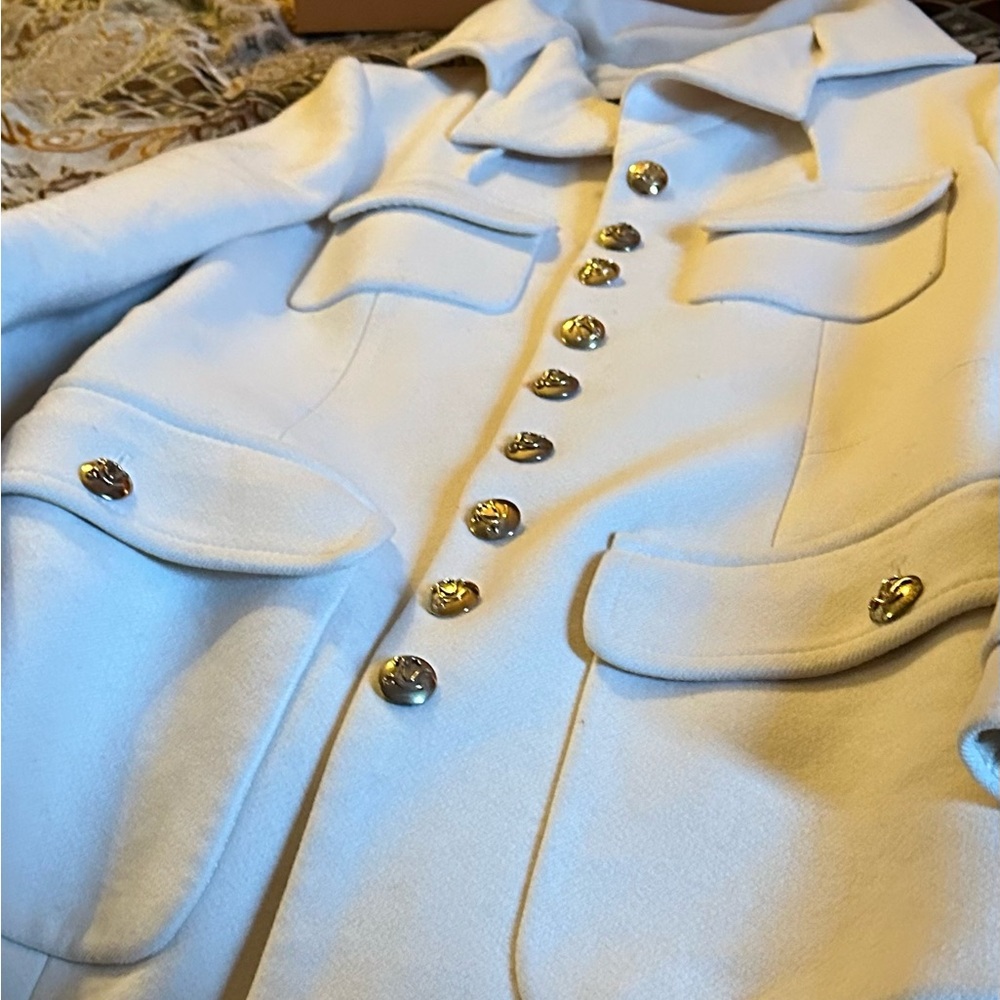 🥳AUTHENTIC LOUIS VUITTON CASHMERE AND SILK COAT… CREAM COLORED.